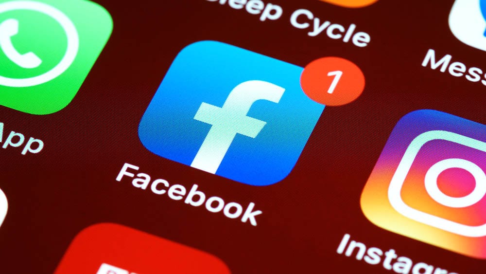 iklan facebook video di facebook apps di smartphone