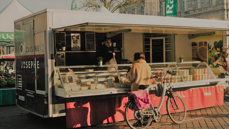 membuat pelanggan bisnis online puas