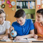 Persiapkan Masa Depan Generasi Muda dengan Kemampuan Bahasa Inggris dan Digital